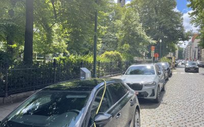 Recharger sur la voie publique : ce que dit le code de la route